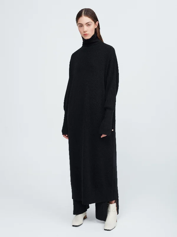 In the Moment Turtleneck Dress - Black